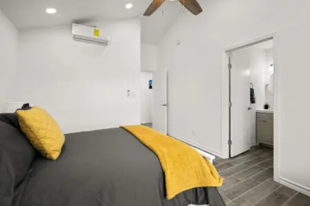 c4d916c8 c6e4 435d aa52 077246795f81